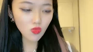 Olivia Trunk给一个古怪的家伙口交
