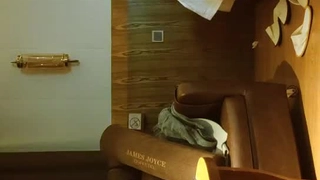 一本到高清在线观看Soul认识两天就见面的纯M恋痛受虐
