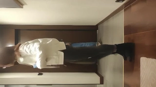 黑丝高跟露脸颜值小少妇偷情大哥激情啪啪，豹纹情趣诱惑69舔逼鸡巴，让小哥无套爆草浪叫不止表情好骚内射